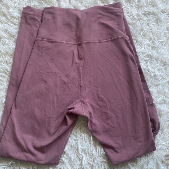 Aritzia TNA Leggings - Picture 7 of 9